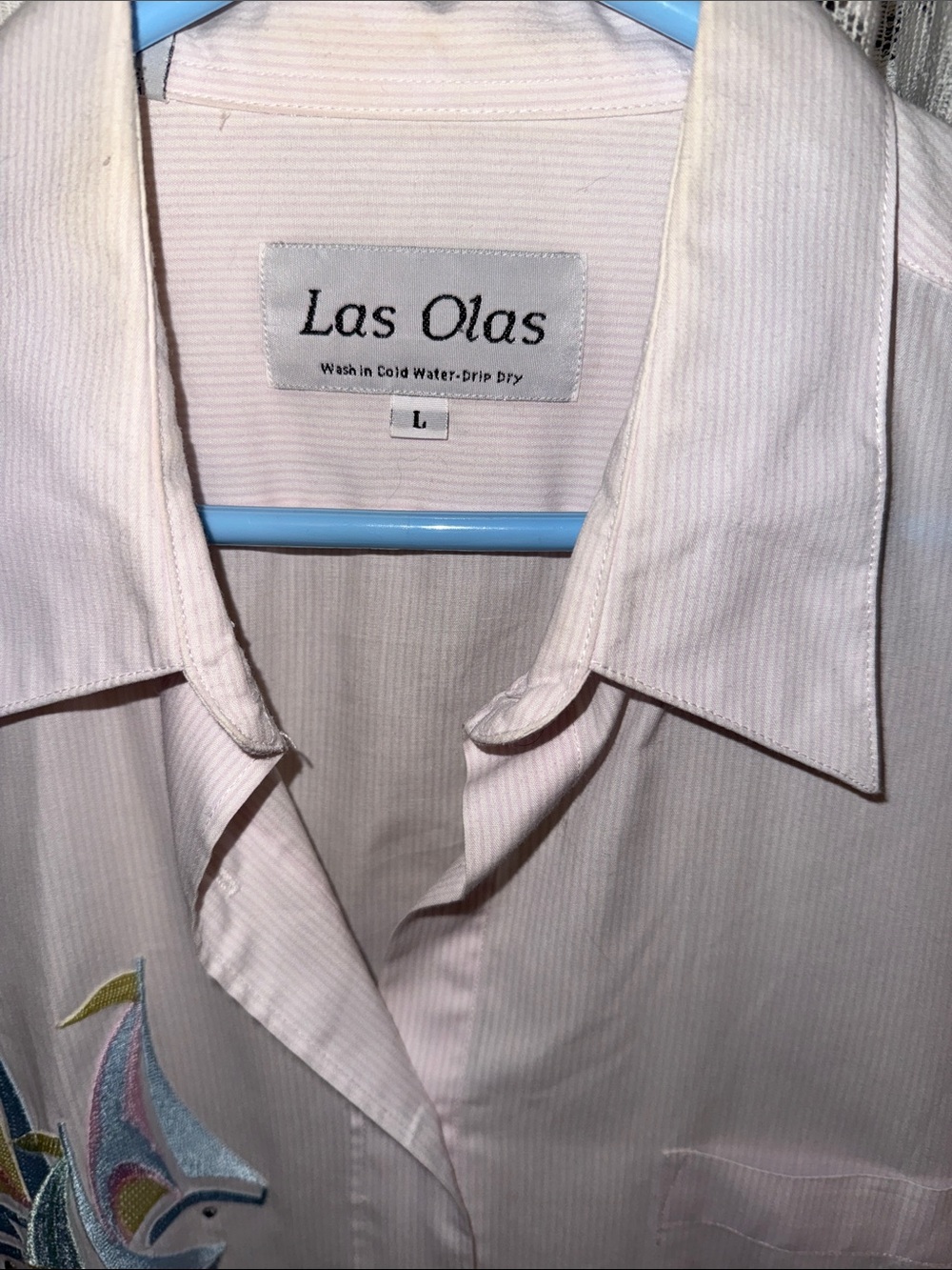 Las Olas Women’s Light Pink Sailboat Embroidered Button-Down Shirt - Picture 4 of 7